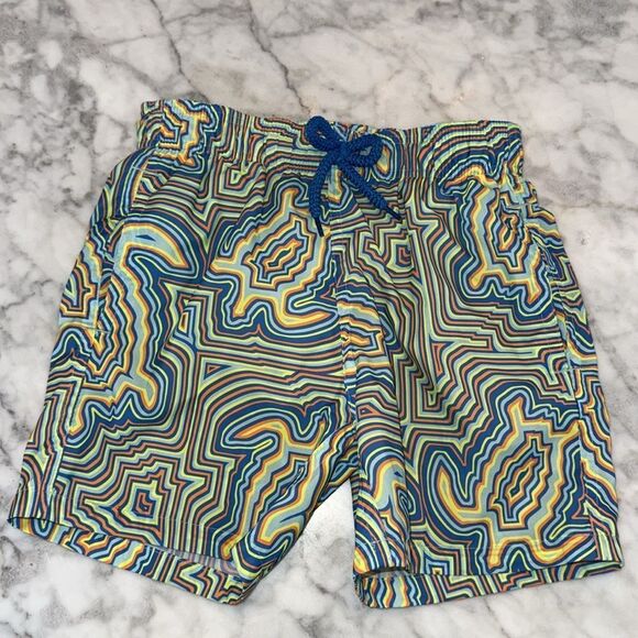 Vilebrequin White T-Shirt with Matching Patterned Shorts Set - Picture 8 of 8